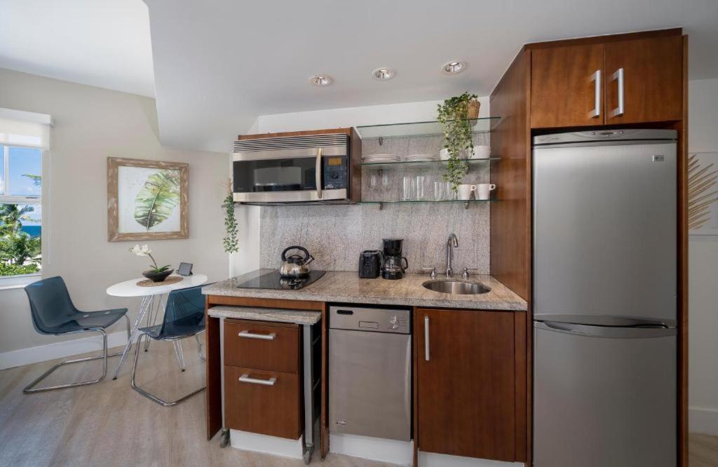 Strand Ocean Drive Suites Miami Beach Bagian luar foto