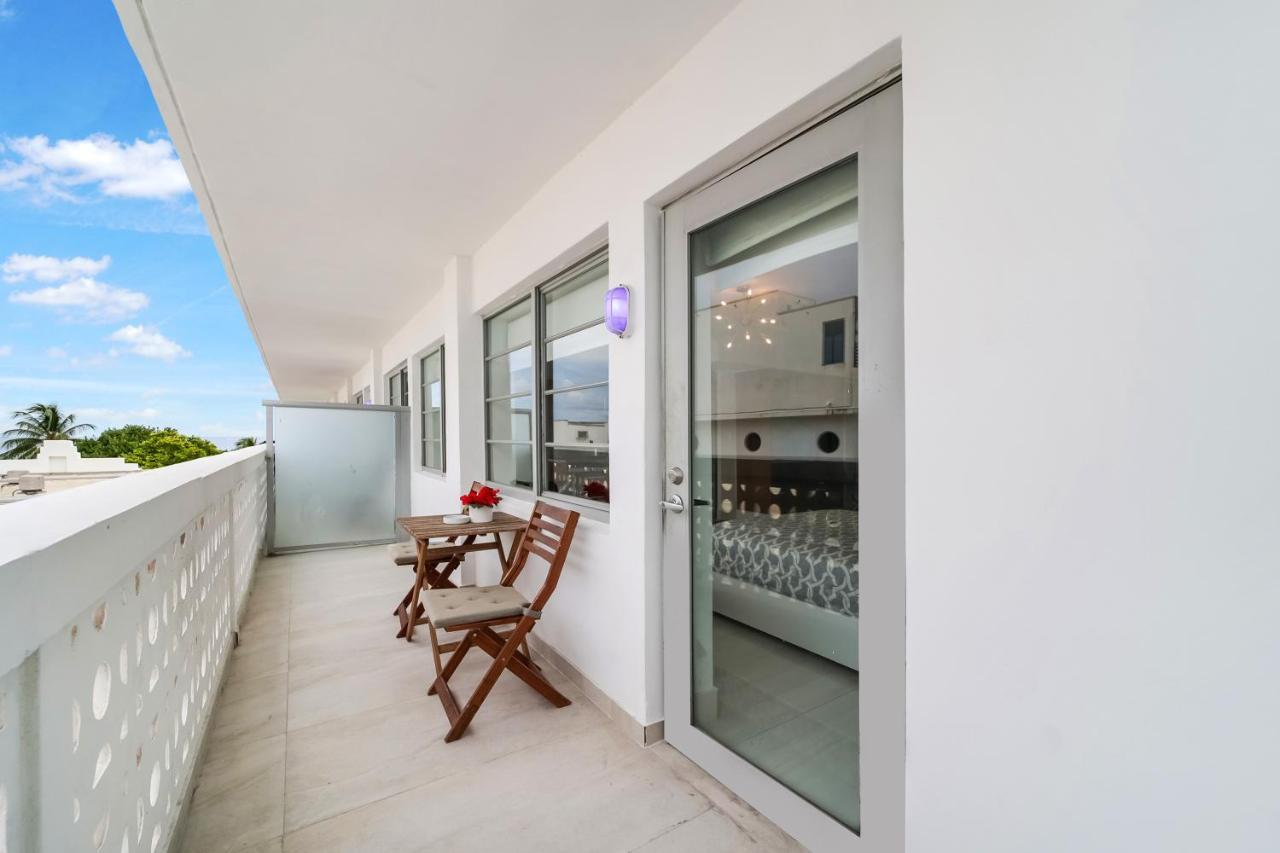 Strand Ocean Drive Suites Miami Beach Bagian luar foto