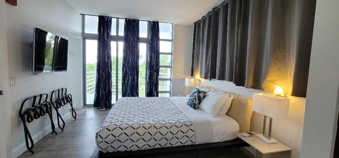Strand Ocean Drive Suites Miami Beach Bagian luar foto