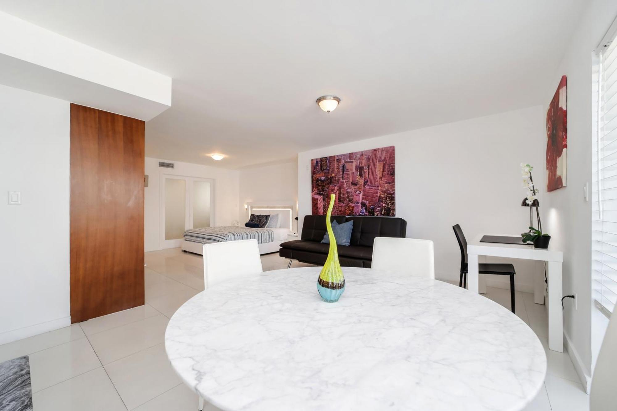 Strand Ocean Drive Suites Miami Beach Bagian luar foto